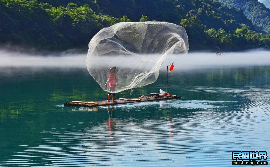 湖南雾漫小东江