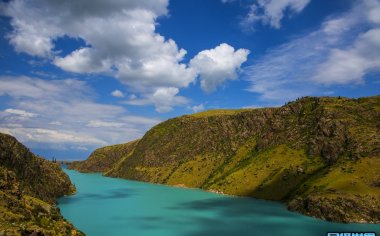 9月新疆旅游最佳路线：捕捉秋日绝色的新疆摄影之旅